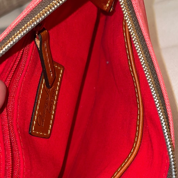 Dooney & Bourke Coat Canvas Crossbody Pouchete Red - Picture 3 of 13